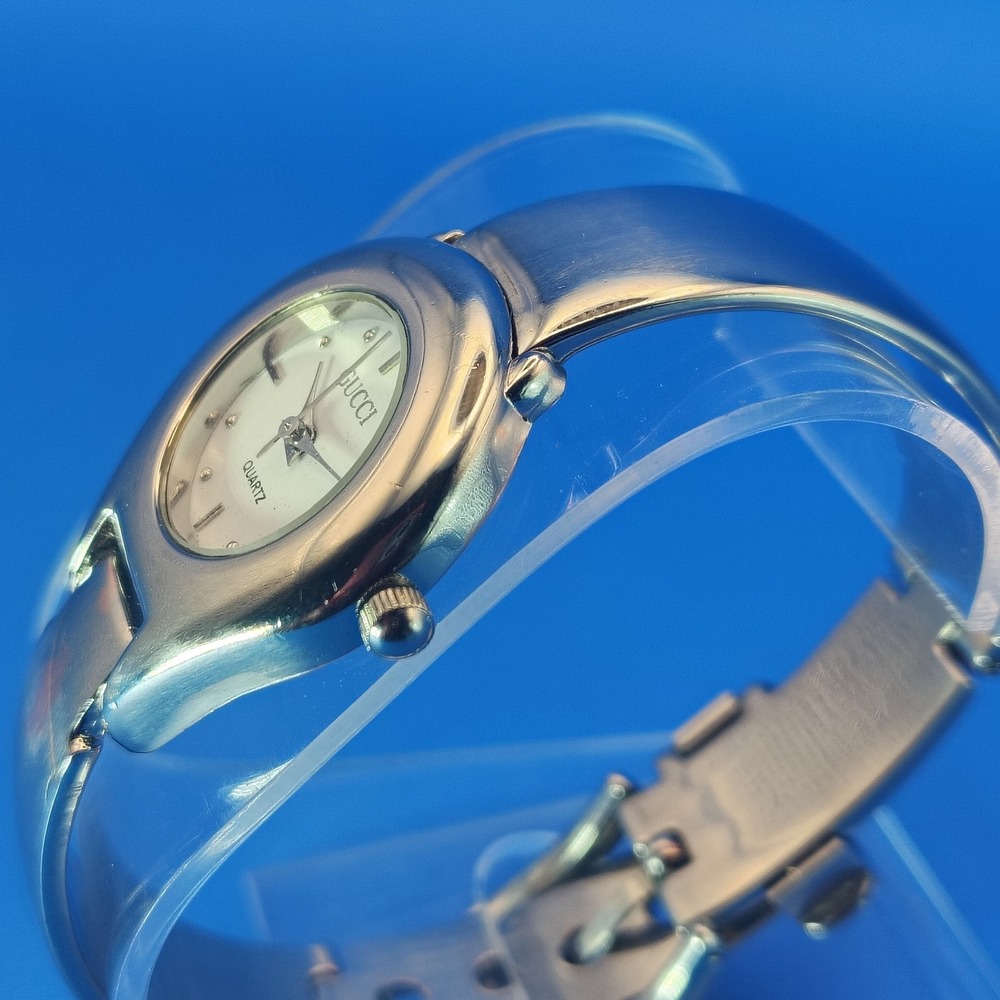 Vintage 1990 GUCCI Bangel Swiss Made Women's Quartz Luxury Watch SS Strap Resto - Picture 4 of 13